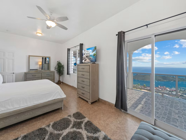 Luxurious Villa With Spectacular Views in St. Thomas